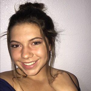 Meet your Posher, Carly